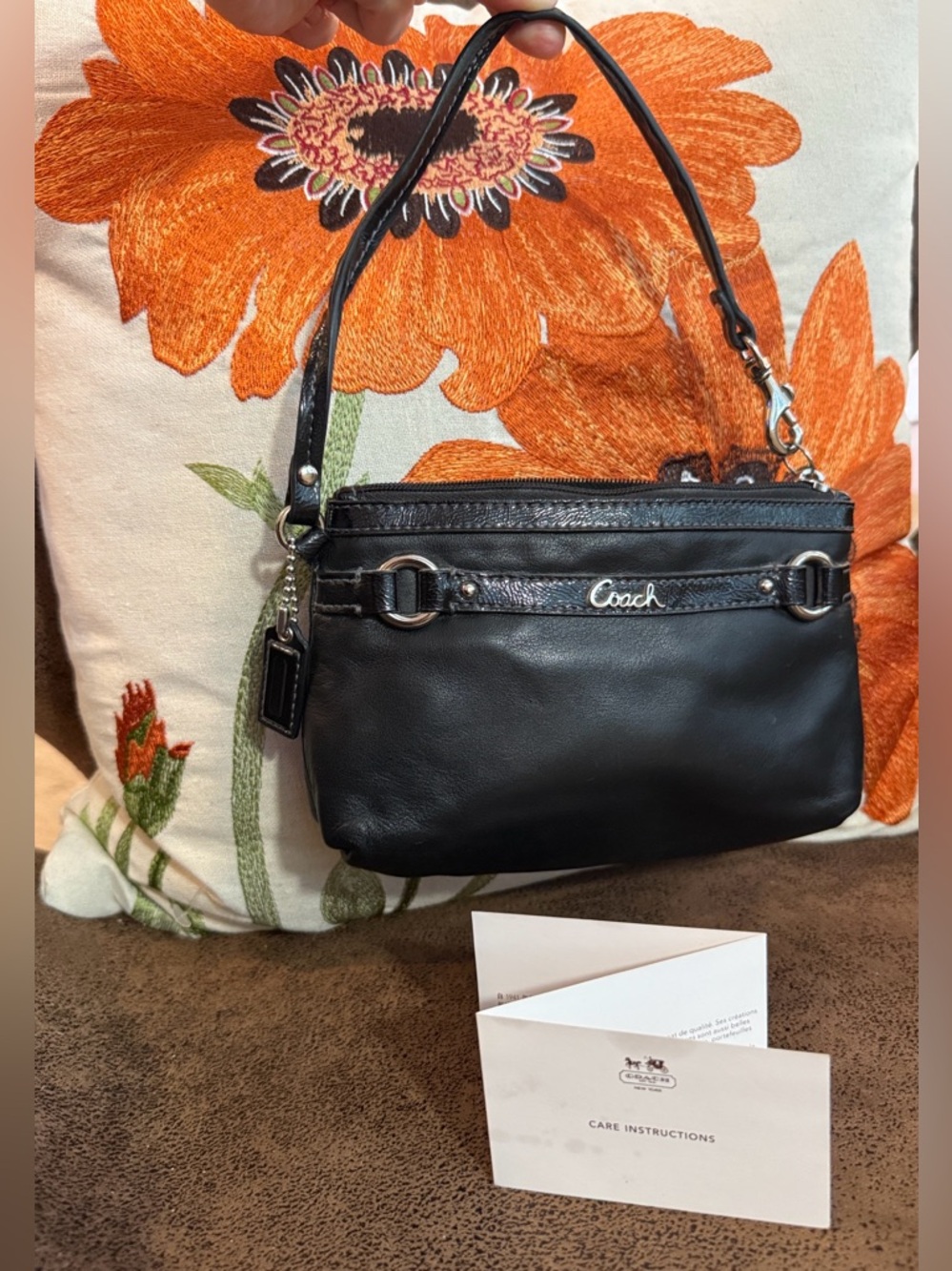 COACH BLACK LEATHER WRISTLET w/MINI HANGTAG 2010’s ERA